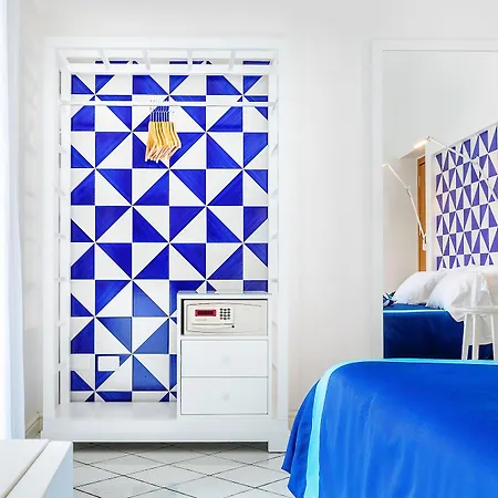 Torre Barbara فندق فيكو إيكوينس